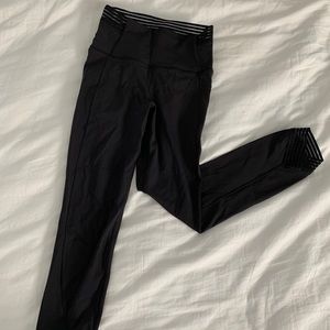 Limited release Lululemon leggings, mesh, size 4